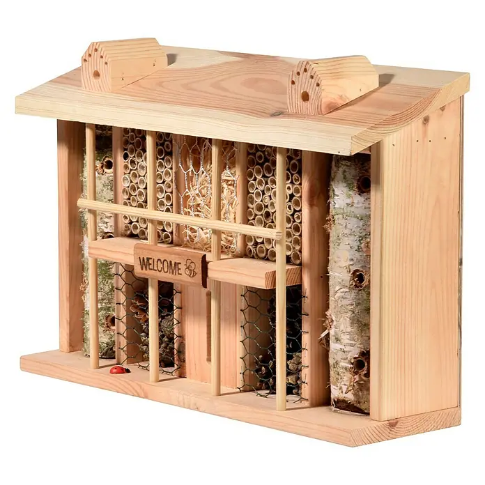 Dobar Insektenhotel Alabama - 44 x 13,5 x 30 cm, Kiefer, Natur - Einladendes Insektenhotel aus Holz mit verschiedenen Nistmaterialien und einem kleinen Marienkäfer.