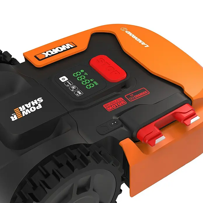 Worx PowerShare 20V Mähroboter Landroid S400 - 400 m², Schnittbreite: 18 cm, Induktionsgestützte Navigation, Begrenzungskabel - Nahaufnahme eines Worx Landroid S Mähroboters mit Bedienfeld, Stopptaste und Power Share Logo, der für Rasenpflege konzipiert ist.