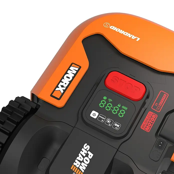 Worx PowerShare 20V Mähroboter Landroid S400 - 400 m², Schnittbreite: 18 cm, Induktionsgestützte Navigation, Begrenzungskabel - Nahaufnahme eines Worx Landroid Mähroboters mit orangefarbenem Gehäuse und digitaler Anzeige.