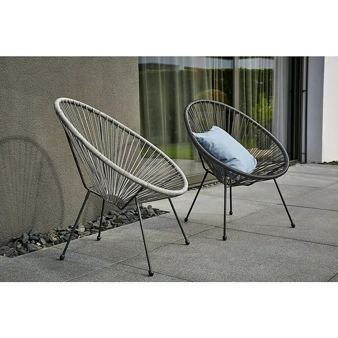 Gartensessel Relax - Stahl, Natur, B x T x H: 76 x 73 x 89 cm - Zwei moderne Rattansessel mit Kissen auf einer Terrasse.