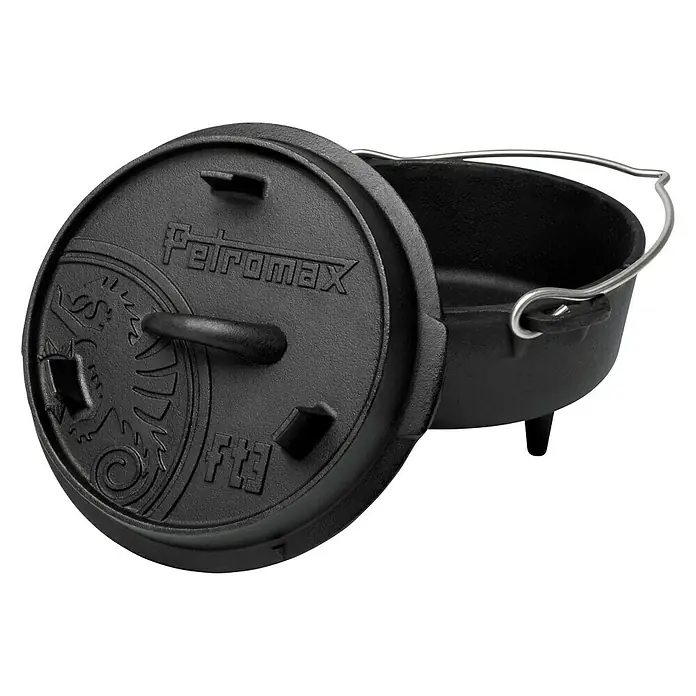 Petromax Dutch Oven - Ø x H: 25,2 x 16 cm, Gusseisen, 1,6 l, Mit Füßen - Petromax Feuertopf aus Gusseisen mit Deckel, ideal zum Kochen im Freien und Lagerfeuer.