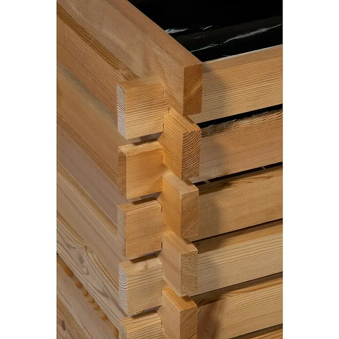 Dobar Hochbeet Stecksystem Larix - L x B x H: 79 x 39 x 79 cm, Holz, Natur - Detailaufnahme einer Blockhaus-Ecke mit präzise verzahnten Holzbalken, die die traditionelle Bauweise hervorheben.