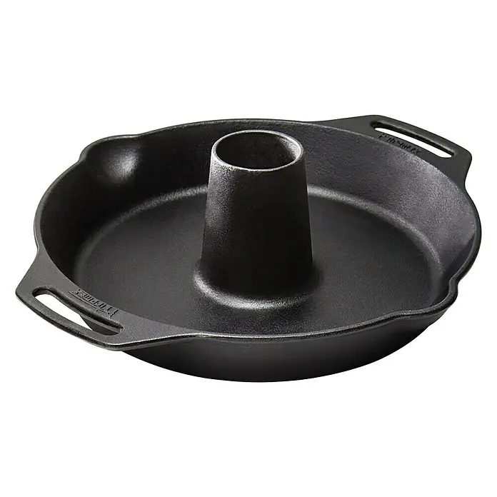 Petromax Geflügelbräter - Gusseisen, Durchmesser: 25 cm - 30 cm - Robuster, schwarzer Geflügelbräter aus Gusseisen mit zentralem Kegel und Griffen für einfache Handhabung. Ideal für saftiges Brathähnchen.