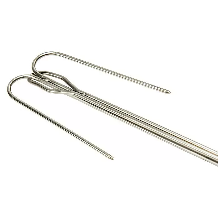 Petromax Grillspieß - Länge: 91 cm, Edelstahl/Buchenholz, Form: Gebogen, 2 Stk. - Glänzender Metall-Doppelspieß, ideal zum Grillen, um Speisen zu sichern.
