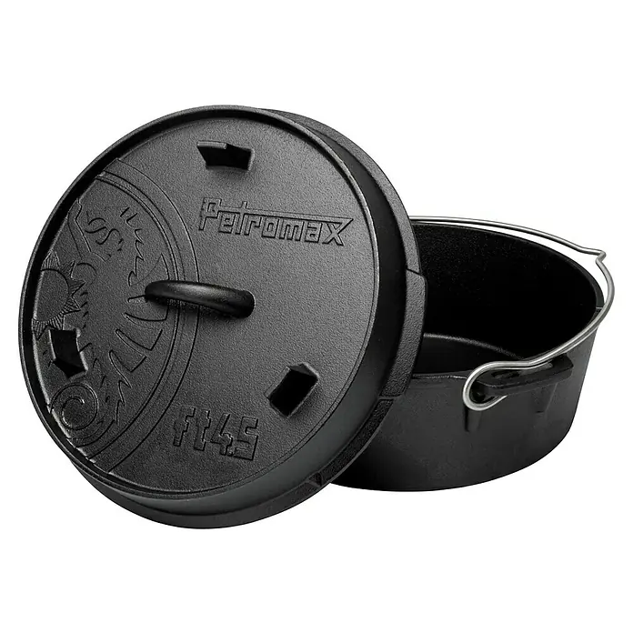 Petromax Dutch Oven - Ø x H: 31 x 14,6 cm, Gusseisen, 3,5 l, Planer Boden - Petromax Feuertopf ft4.5 mit Deckel, ideal zum Kochen im Freien. Robuste Konstruktion für vielfältige Outdoor-Kochabenteuer.