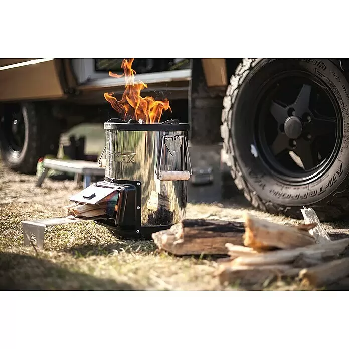 Petromax Holzkohlegrill Raketenofen - Grillfläche (B x T): 27,5 x 47,5 cm, Silber - Stimmungsaufnahme