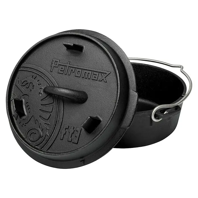 Petromax Dutch Oven - Ø x H: 25,2 x 12 cm, Gusseisen, 1,6 l, Planer Boden - Petromax Feuertopf: Robuster Dutch Oven mit Deckel und Henkel für Kochen im Freien. Ideal für Camping, Outdoor-Küche und Lagerfeuer.