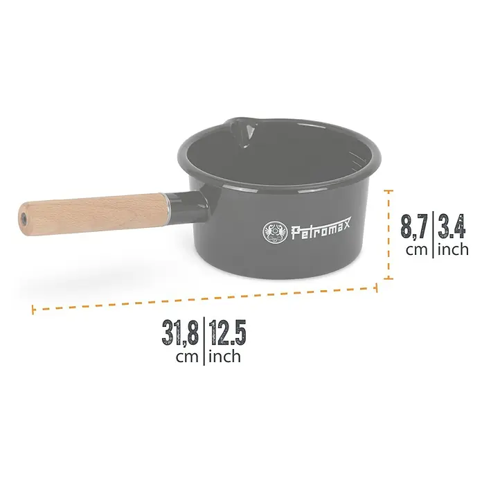 Petromax Kochtopf - Schwarz, Stahl, 1 l, Emailliert - Abgebildet ist ein Petromax Milchtopf emailliert, schwarz mit Holzgriff und Maßangaben. Der Topf hat eine Höhe von 8,7 cm und eine Länge von 31,8 cm.
