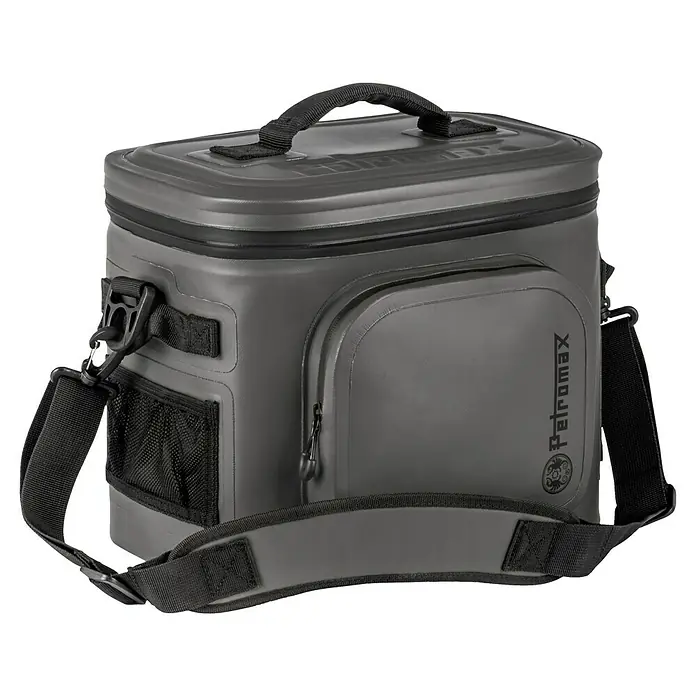 Petromax Kühltasche - Dunkelgrau, 8 l, L x B x H: 32,5 x 25 x 28 cm - Die Petromax Kühltasche ist ideal für den Transport von Speisen und Getränken. Sie ist robust, wasserdicht und hält den Inhalt lange kühl.
