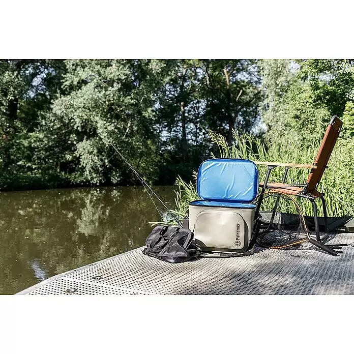 Petromax Kühltasche - Sand, 8 l, L x B x H: 32,5 x 25 x 28 cm - Stimmungsaufnahme