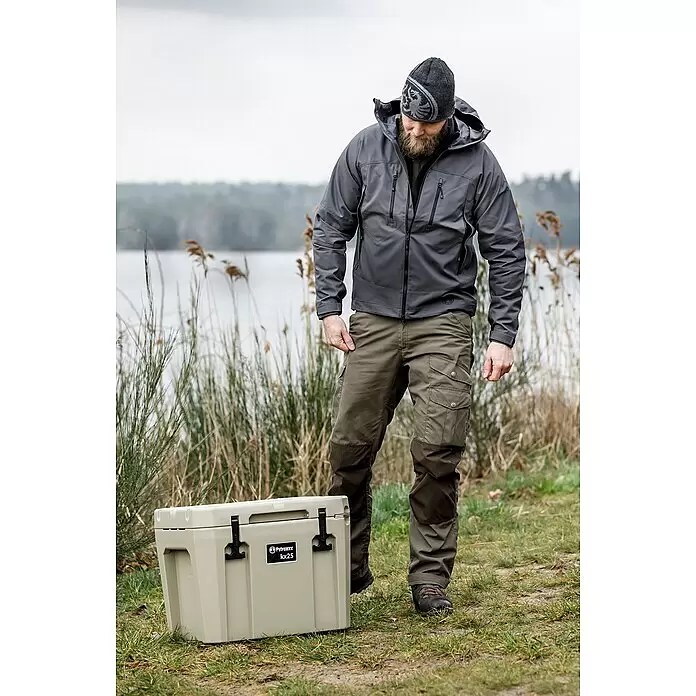 Petromax Kühlbox - Sand, 25 l, L x B x H: 58 x 40,5 x 45 cm - Anwendungsbeispiel