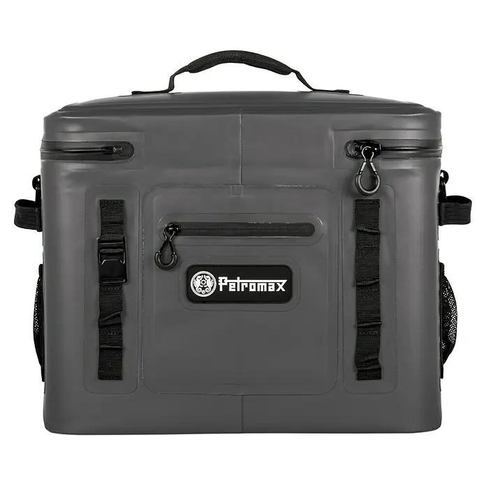 Petromax Kühltasche - Dunkelgrau, 22 l, L x B x H: 42,5 x 34 x 35,5 cm - Robuster Petromax Kühlbox mit grauem Design und praktischen Details für Outdoor-Abenteuer.
