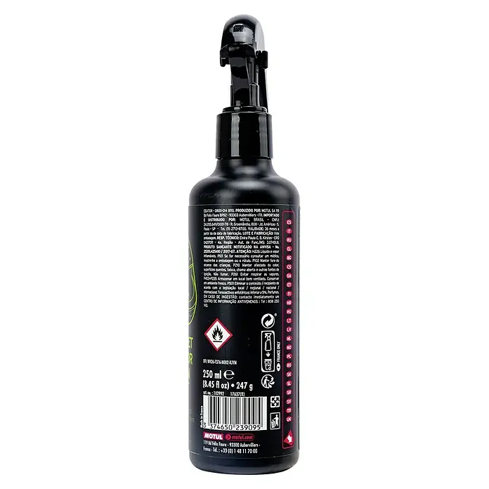 Limpiador específico para casco M1 - 250 ml, Apto para: Cascos de motocicleta - Un pulverizador negro de limpiador de interiores Motul, con etiquetas y símbolos de advertencia.