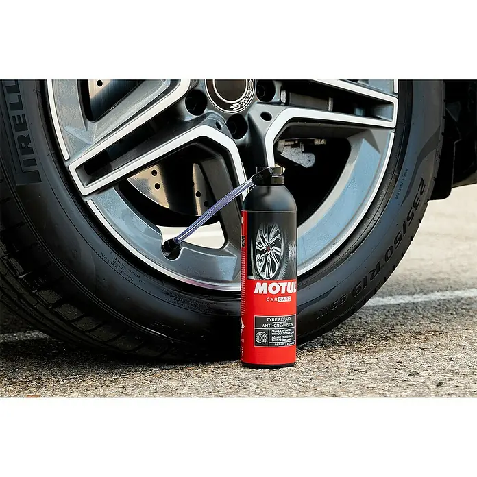 Spray antipinchazos Car Care - 500 ml, Coches - Producto de reparación de neumáticos Motul conectado al neumático para una reparación fácil y rápida.