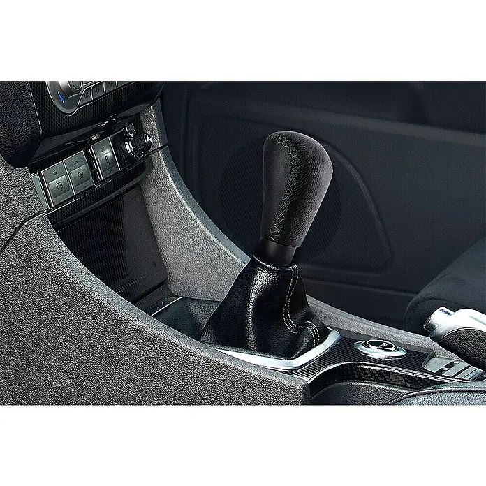 Pomo palanca de cambios Class largo - Coches, Negro - Primer plano de la palanca de cambios automática de un automóvil, destacando su diseño elegante y acabado de alta calidad.