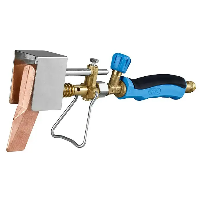 CFH Lötkolben KL 147 - Windschutz - Nahaufnahme einer Dachdecker-Lötpistole mit blauem Griff und Metallelementen vor schwarzem Hintergrund.