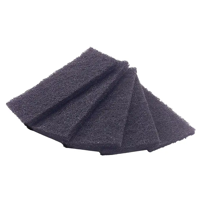CFH Reinigungsvlies RV349 - 5 Stk. - Nahaufnahme von schwarzen Filterschwämmen, die übereinander liegen und eine effektive Filtration für Aquarien und Teiche bieten.