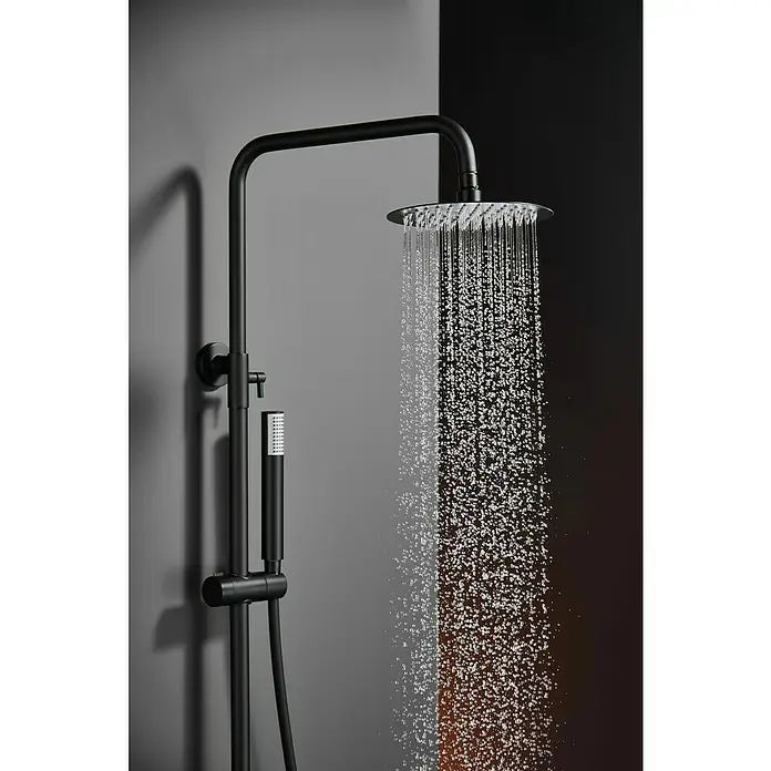 Camargue Natur Sistema de ducha - Con grifo monomando, Negro - Conjunto de ducha moderno en negro mate con ducha superior y de mano, con chorro de agua visible.