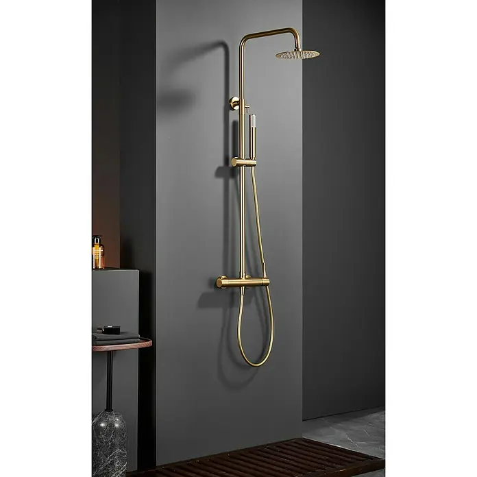 Camargue Natur Sistema de ducha - Con grifo monomando, Oro - Elegante sistema de ducha en tono dorado con rociadores superior y de mano, ideal para baños modernos.