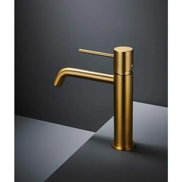 Camargue Natur Grifo de lavabo - Oro - Elegante grifo monomando dorado para lavabo. Un complemento elegante para cualquier baño con diseño moderno y alta calidad artesanal.