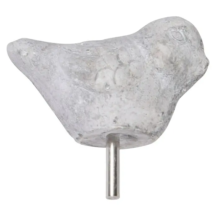 Dobar Vogeltränke Carré - Grau, Keramik, L x B x H: 29 x 29 x 5 cm - Eine dekorative Vogelfigur aus Glas, die auf einem Metallständer befestigt ist und auf einem schwarzen Hintergrund präsentiert wird.