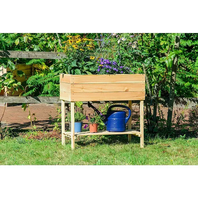 Dobar Hochbeet - L x B x H: 80 x 40 x 78 cm, Holz, Natur - Ein erhöhter Pflanzkasten aus Holz mit bunten Blumen, darunter eine blaue Gießkanne und zwei Pflanztöpfe. Perfekt für Gartenliebhaber.