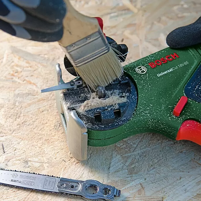 Bosch Power for All 18V NanoBlade-Säge Universal Cut 18V-65 - 18 V, 1 Akku, 2,5 Ah, 0 U/min - 8.000 U/min - Anwendungsbeispiel