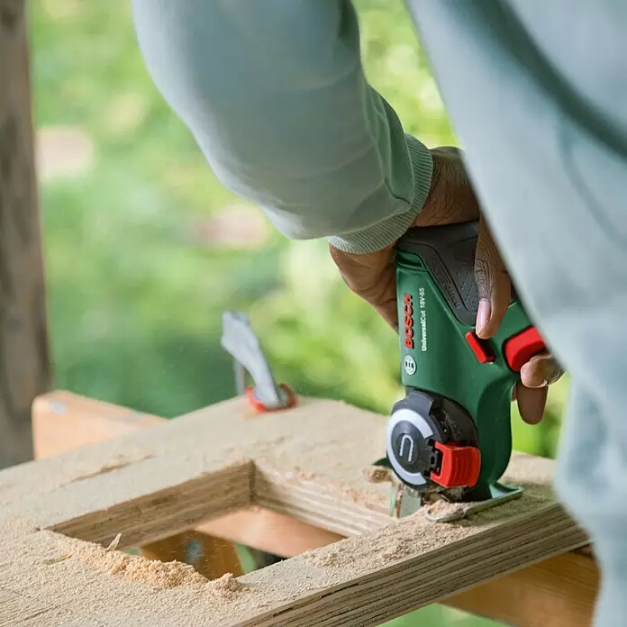 Bosch Power for All 18V NanoBlade-Säge Universal Cut 18V-65 - 18 V, 1 Akku, 2,5 Ah, 0 U/min - 8.000 U/min - Anwendungsbeispiel