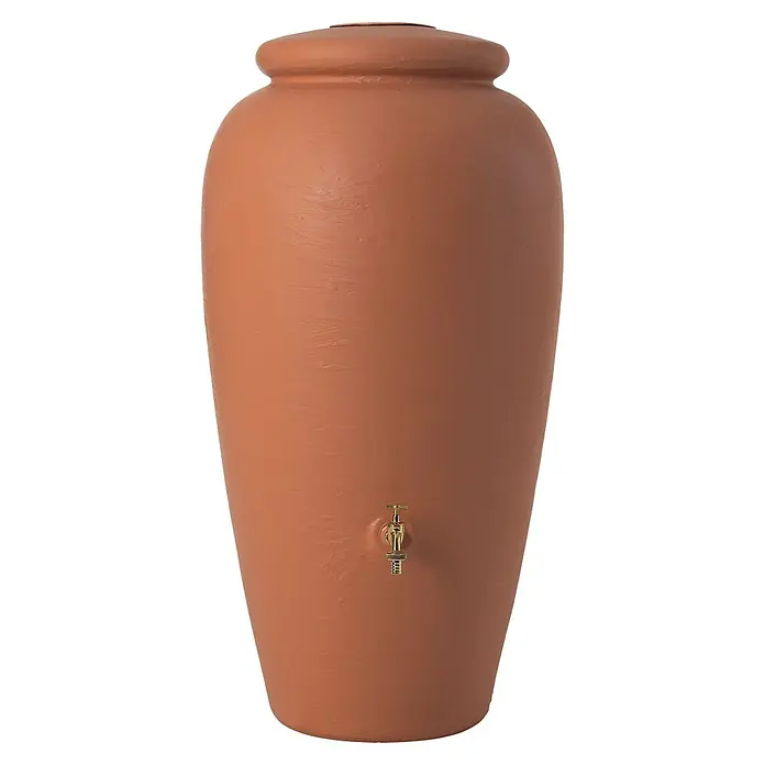 Garantia Classic Line Regenspeicher Amphore - 240 l, Terrakotta - Terracottafarbener Wasserbehälter mit einem goldenen Hahn, ideal für die Gartenbewässerung und stilvolle Wasserspeicherung.