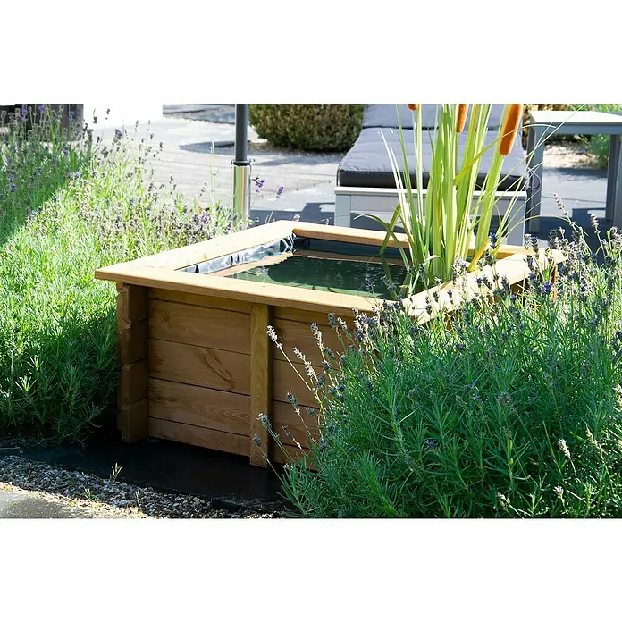 Dobar Hochteich Square - L x B x H: 78 x 78 x 42 cm - Ein erhöhter quadratischer Teich aus Holz mit Bepflanzung. Der Teich ist mit einer schwarzen Folie ausgekleidet und mit Wasser gefüllt.