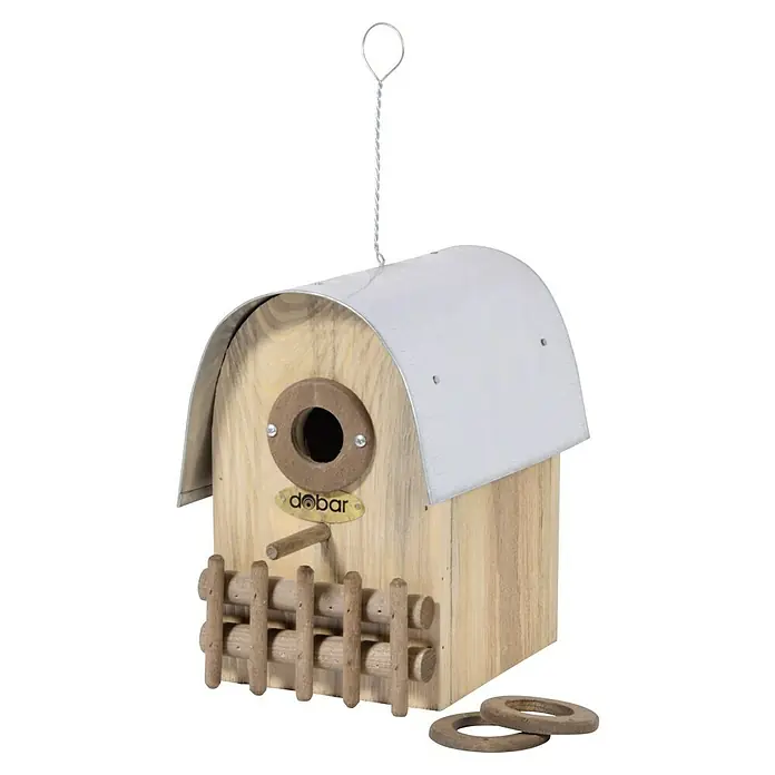 Dobar Nistkasten Rundhaus - 14 x 20 x 22 cm, Holz, Braun/Silber - Ein charmantes Holzvogelhaus mit Metallgabel und kleinem Zaun, ideal für jeden Garten zur Vogelbeobachtung und als Dekoration.