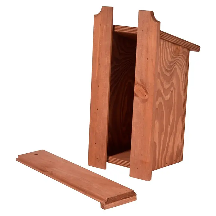 Dobar Nistkasten - L x B x H: 16 x 16 x 32 cm, Braun, Holz - Bild eines zerlegten, braunen Fledermauskastens aus Holz mit einem abnehmbaren Boden vor schwarzem Hintergrund.