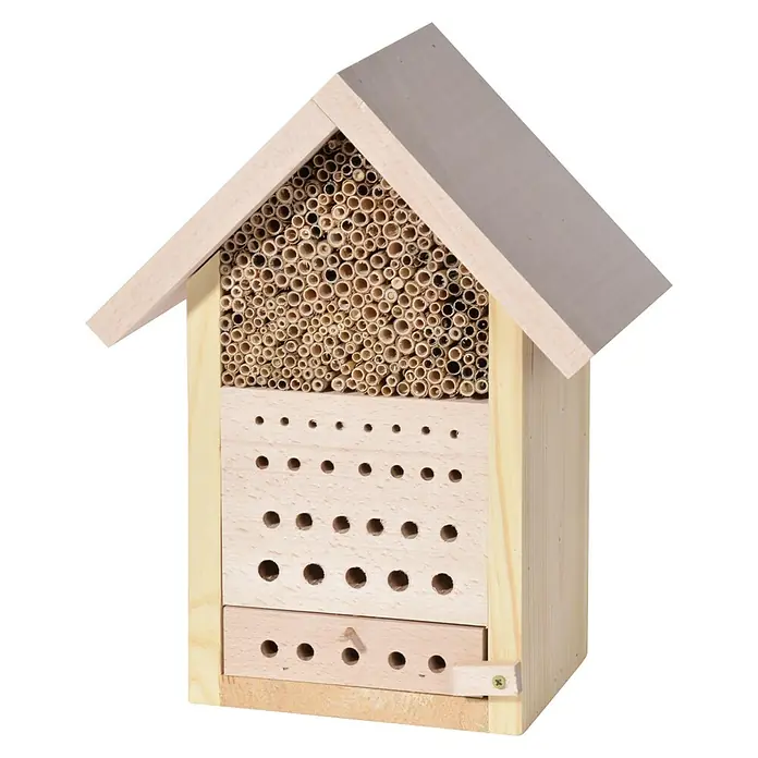 Dobar Bienenhaus Maja - L x B x H: 22,5 x 14 x 29,5 cm, Kiefer - Ein detailreiches Insektenhotel aus Holz mit verschiedenen Kammern und Füllungen für eine vielfältige Insektenwelt im Garten.