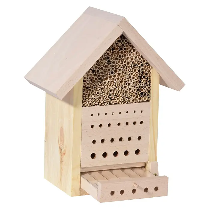 Dobar Bienenhaus Maja - L x B x H: 22,5 x 14 x 29,5 cm, Kiefer - Ein naturbelassenes Insektenhotel aus Holz mit Röhren und Bohrlöchern, ideal für Wildbienen und andere nützliche Insekten im Garten.