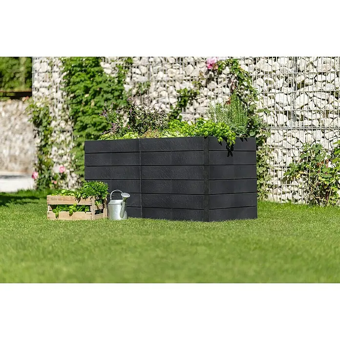 Garantia Hochbeet Ergo Quadro 2 L - Set - 160 x 80 x 75 cm, Kunststoff, Anthrazit, Steinoptik - Pflanzkasten aus schwarzem Stein mit Kräutern auf Rasen.