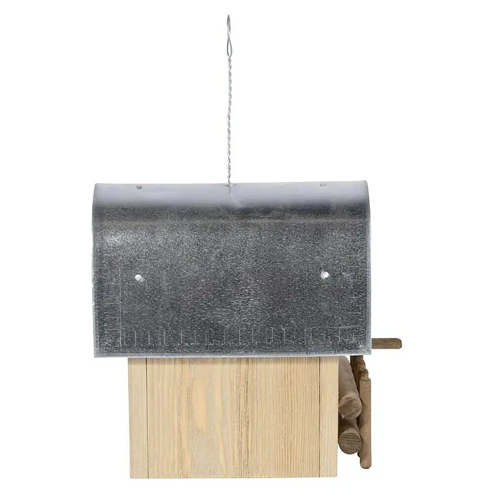 Dobar Nistkasten Rundhaus - 14 x 20 x 22 cm, Holz, Braun/Silber - Nahaufnahme eines hängenden Futterhauses mit Metalldach und Holzkorpus, das eine rustikale und praktische Lösung für die Vogelfütterung bietet.