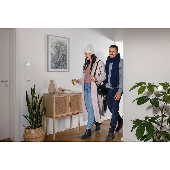 Bosch Smart Home Raumthermostat II Fußbodenheizung230 V, LED-Display, L x B x H: 35 x 86 x 87 mm - Ein stilvolles Zuhause mit einem modernen Raumthermostat, das sich nahtlos in die Einrichtung einfügt und für Komfort sorgt.