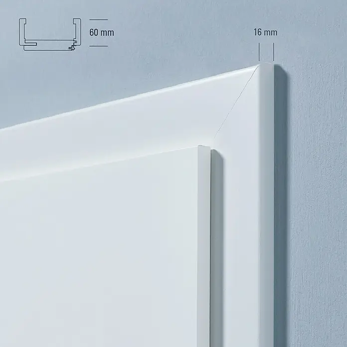 Kilsgaard Türzarge Typ 4 Basic - 860 x 1.985 mm, Wandstärke: 125 mm, DIN Anschlag: Rechts, Weiß lackiert, ähnlich RAL 9010 - Detailaufnahme einer weißen Türzarge mit Größenangaben zu Profil und Breite der Leisten.