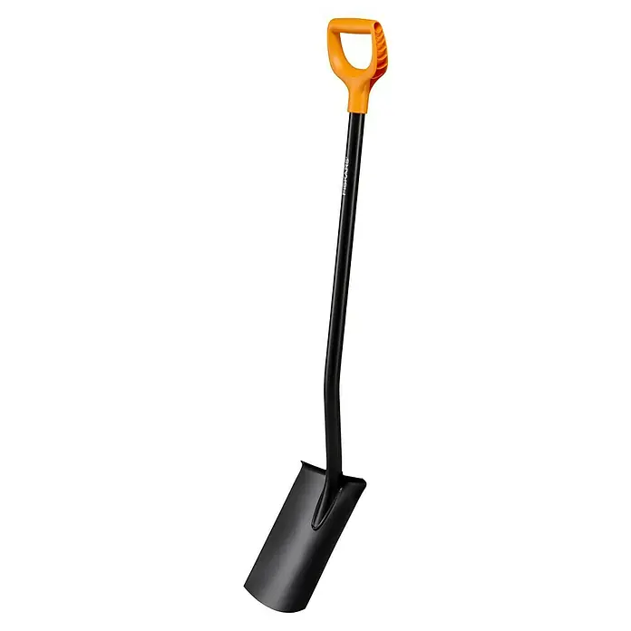 Fiskars Solid Gärtnerspaten rund - Arbeitsbreite: 18 cm, Länge: 116 cm - Nahaufnahme eines Fiskars Spaten mit orangefarbenem Griff und schwarzer Schaufel, ideal für Gartenarbeiten und Landschaftsbau.