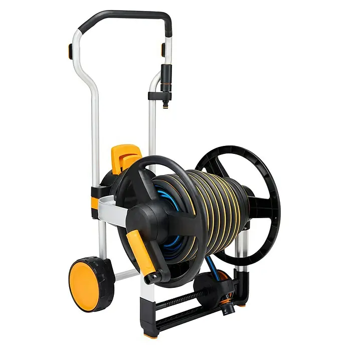 Fiskars Schlauchwagen Waterwheel XL manuell - Kunststoff/Metall - Ein detailreiches Bild einer Gartenschlauch-Trolley, der durch sein Design und Funktionalität besticht. Ideal für jeden Gartenliebhaber.