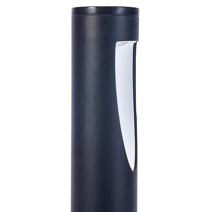 Forlight Reweood Sobremuro exterior - 7 W, Color del marco: Antracita, Blanco neutro, Con bombillas - Primer plano de una moderna lámpara de jardín negra con una estrecha ranura de luz vertical, ideal para crear iluminación ambiental exterior.