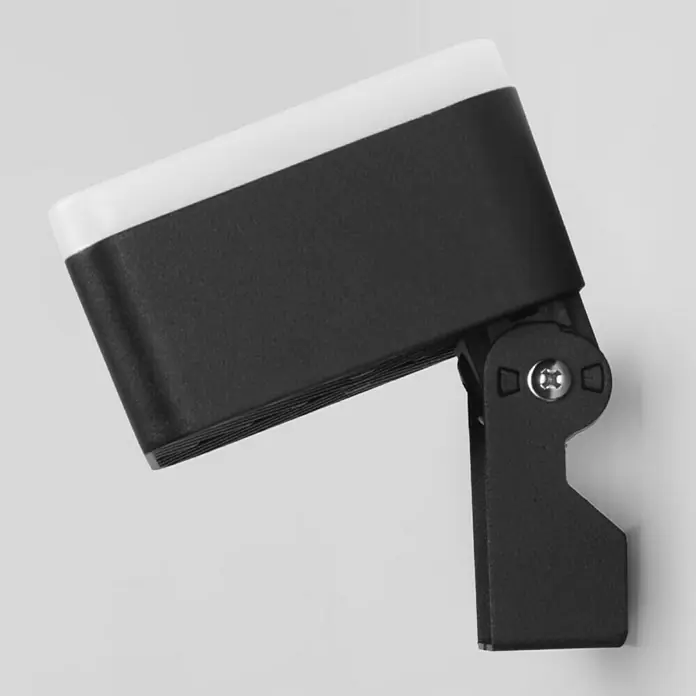 Forlight Aplique exterior LED Tilt - 6,6 W, L x An x Al: 5 x 9 x 9 cm, Antracita, Blanco neutro - Primer plano de una lámpara de pared negra moderna con difusor blanco y brazo ajustable.
