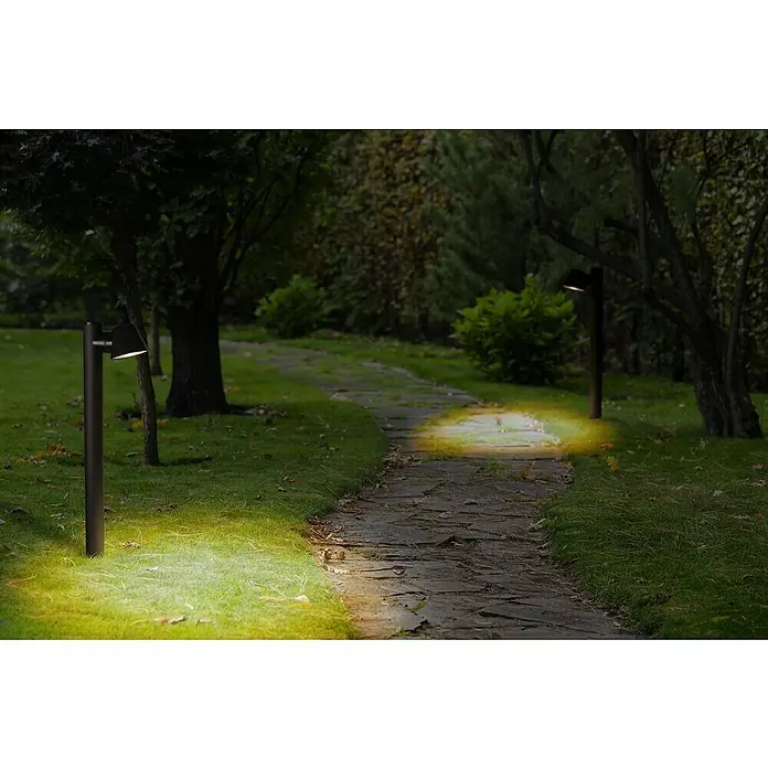 Forlight Cone Lámpara de pie para exterior - 8 W, Color del marco: Negro, 11,7 x 15 x 80 cm, Sin bombillas - Iluminación de senderos: Una luz de sendero elegante y moderna ilumina un camino sinuoso en un jardín.