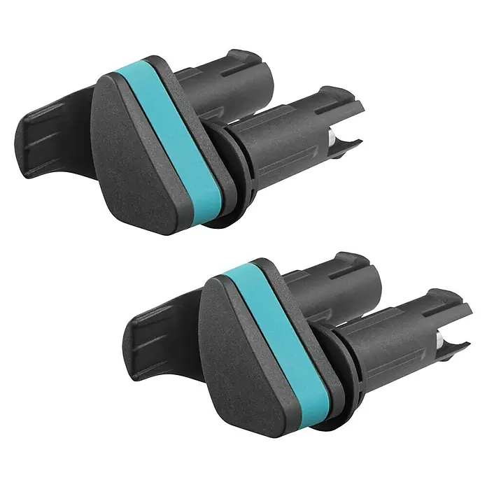 Gardena Besenstielhalter Flex - 2 Stk. - Zwei Gartenbewässerungscomputer-Ventiladapter im Detail. Sie sind schwarz mit blaugrünen Akzenten und sitzen auf einem schwarzen Hintergrund.