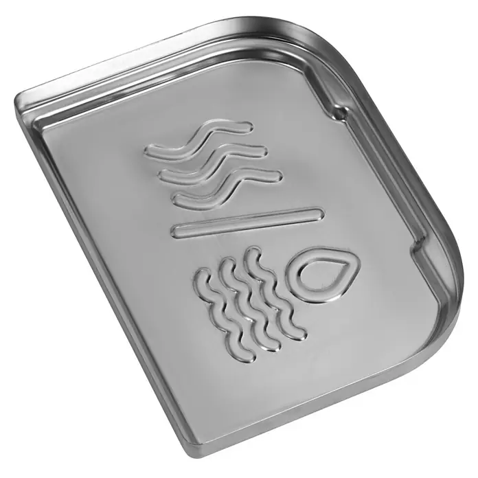 Weber Elektrogrill Lumin - Grillfläche (B x T): 49 x 33 cm, 2.200 W, Mintgrün - Ein glänzendes, rechteckiges Abtropfgestell aus Metall mit geprägten Symbolen. Ideal zum Trocknen von Geschirr und Küchenutensilien.