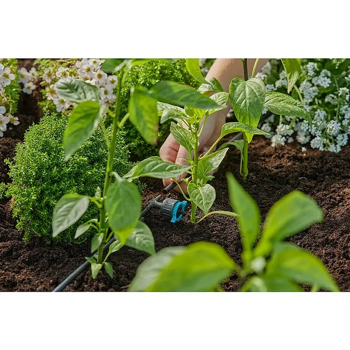 Gardena Micro-Drip Gotero lineal regulable - 5 ud., Caudal de agua máx.: 8 l/h - Sistema de riego para plantas. Fácil instalación con goteo y regulador para el riego del jardín.