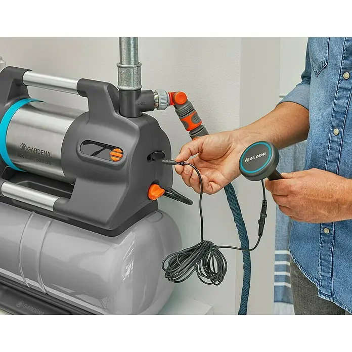 Gardena Hauswasserwerk 5600 Silent Comfort - 650 W, Max. Fördermenge: 5.600 l/h, Max. Druck: 4,7 bar - Die Gardena Hauswasserautomat 5000 SilentComfort ist einfach zu bedienen.  Das Gerät bietet eine zuverlässige Wasserversorgung für Haus und Garten.