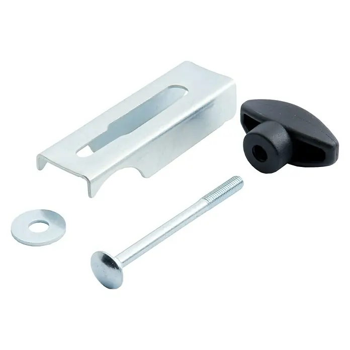 Krause ClimTec Sicherungs-Set Geländerstrebe & Diagonale - Geeignet für: Geländerstreben/Diagonale, Passend für: Krause ClimTec Gerüste - Nahaufnahme von einem Set aus einem Bolzen, einer Unterlegscheibe, einer Flügelmutter und einer Metallschiene.