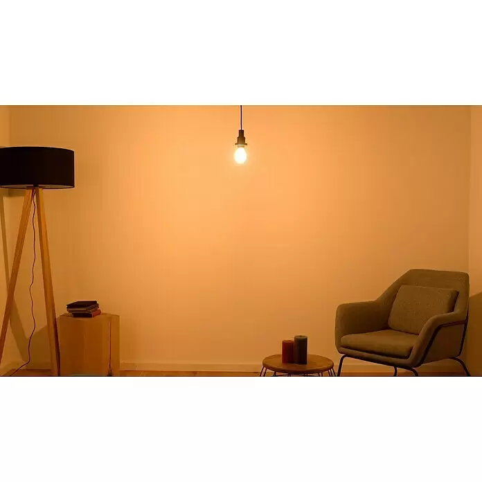 Osram LED-Lampe Osram LED-Lampe Glühlampenform E27 matt mit Tageslichtsensor - E27, Nicht Dimmbar, Warmweiß, 806 lm, 7,3 W - Stimmungsaufnahme