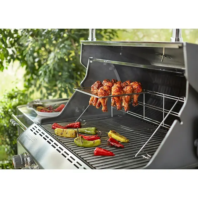 Weber Grillrost - Passend für: Weber Spirit 300 Serie / Weber Summit / Weber Genesis - Gegrillte Hähnchenkeulen und Paprika auf einem hochwertigen Grill.